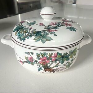 Vintage Villeroy and Boch Botanica
Round Covered Casserole Dish